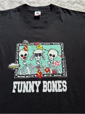 Vintage 90s Funny Bones Black Crewneck Party T-Shirt - Graphic Skeleton Design L